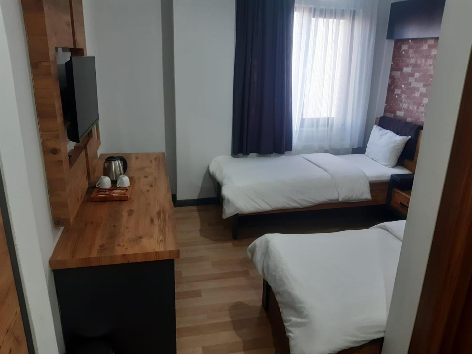 Imroz Adali'S Hotel Esterno foto